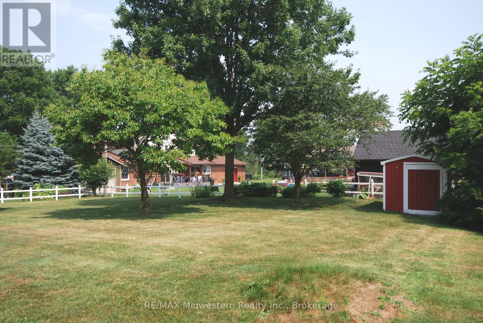 62 King Street N, Minto, Ontario  N0G 1Z0 - Photo 2 - X12317966