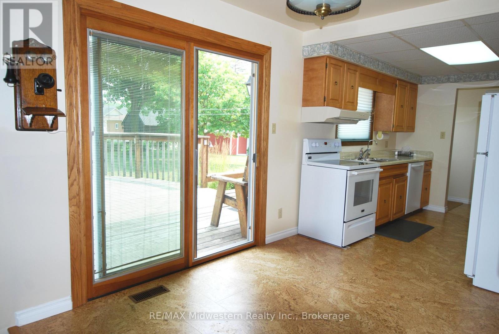 62 King Street N, Minto, Ontario  N0G 1Z0 - Photo 6 - X12317966