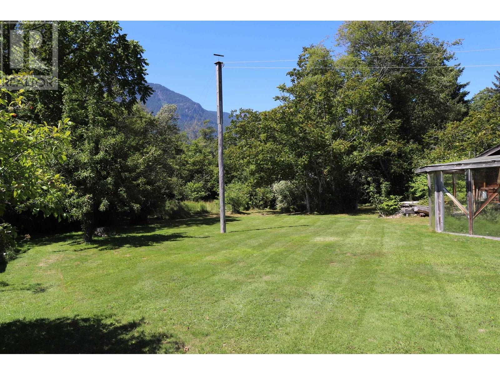 41591 Government Road, Squamish, British Columbia  V0N 1H0 - Photo 5 - C8068346