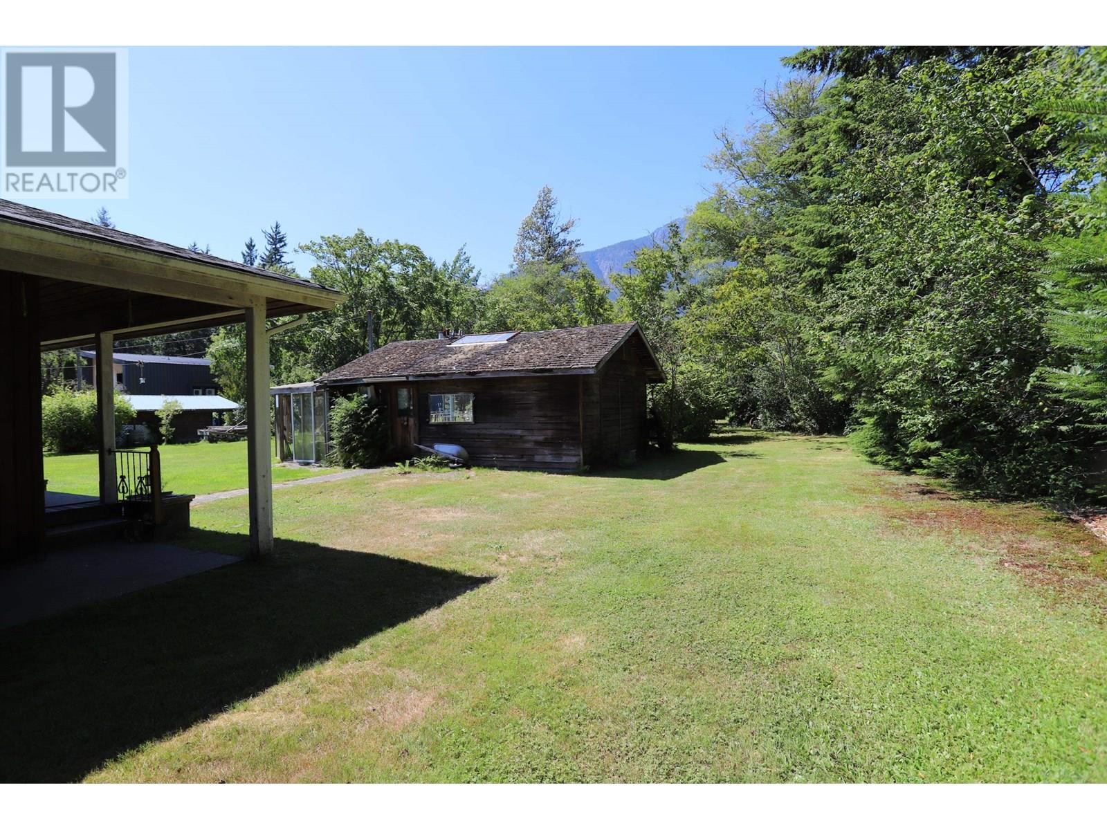 41591 Government Road, Squamish, British Columbia  V0N 1H0 - Photo 8 - C8068346