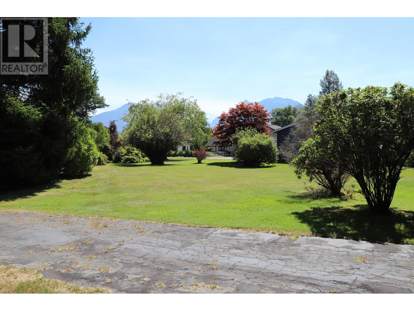 41591 Government Road, Squamish, British Columbia  V0N 1H0 - Photo 9 - C8068346