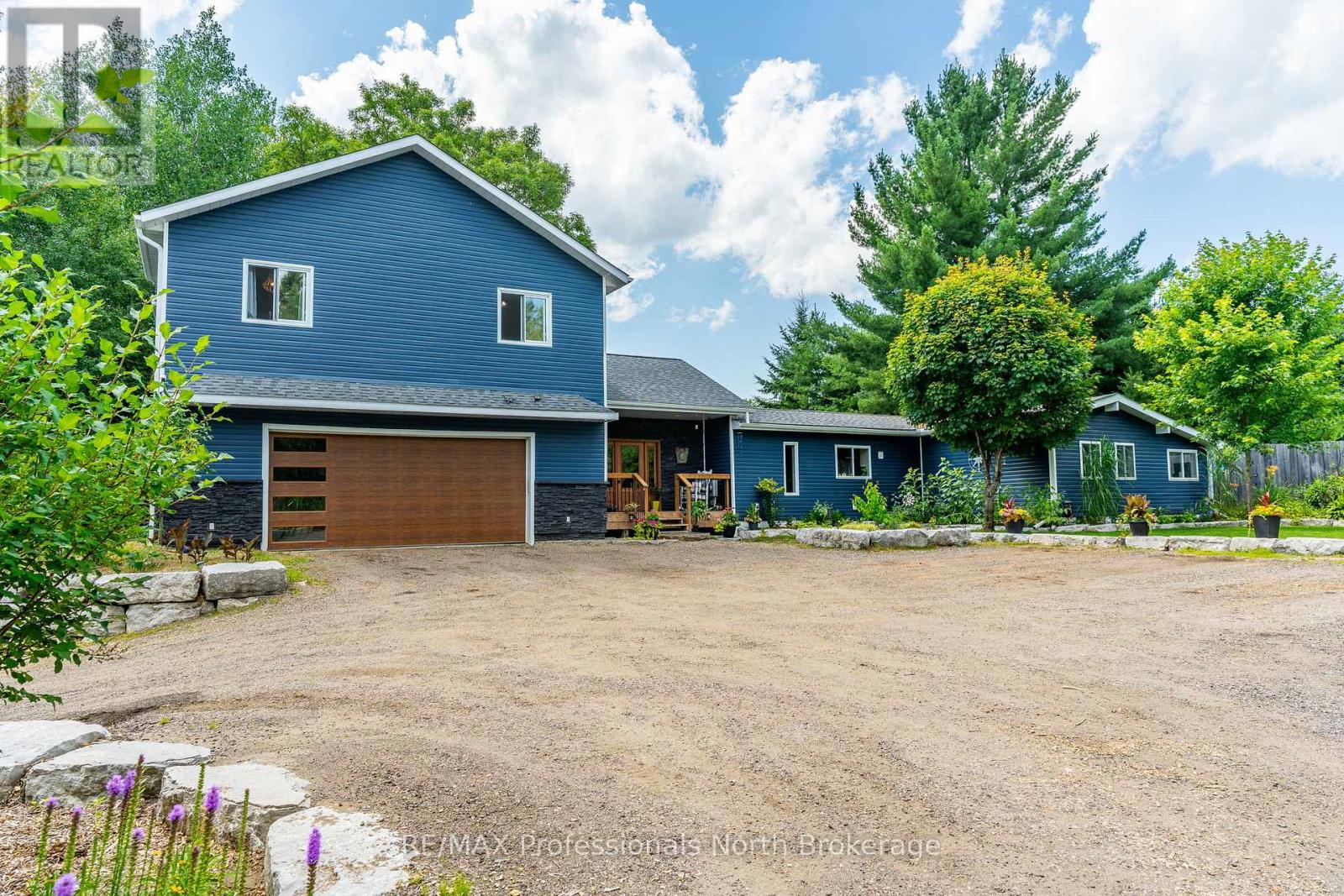 1030 All Seasons Court, Algonquin Highlands, Ontario  K0M 1S0 - Photo 2 - X12317979
