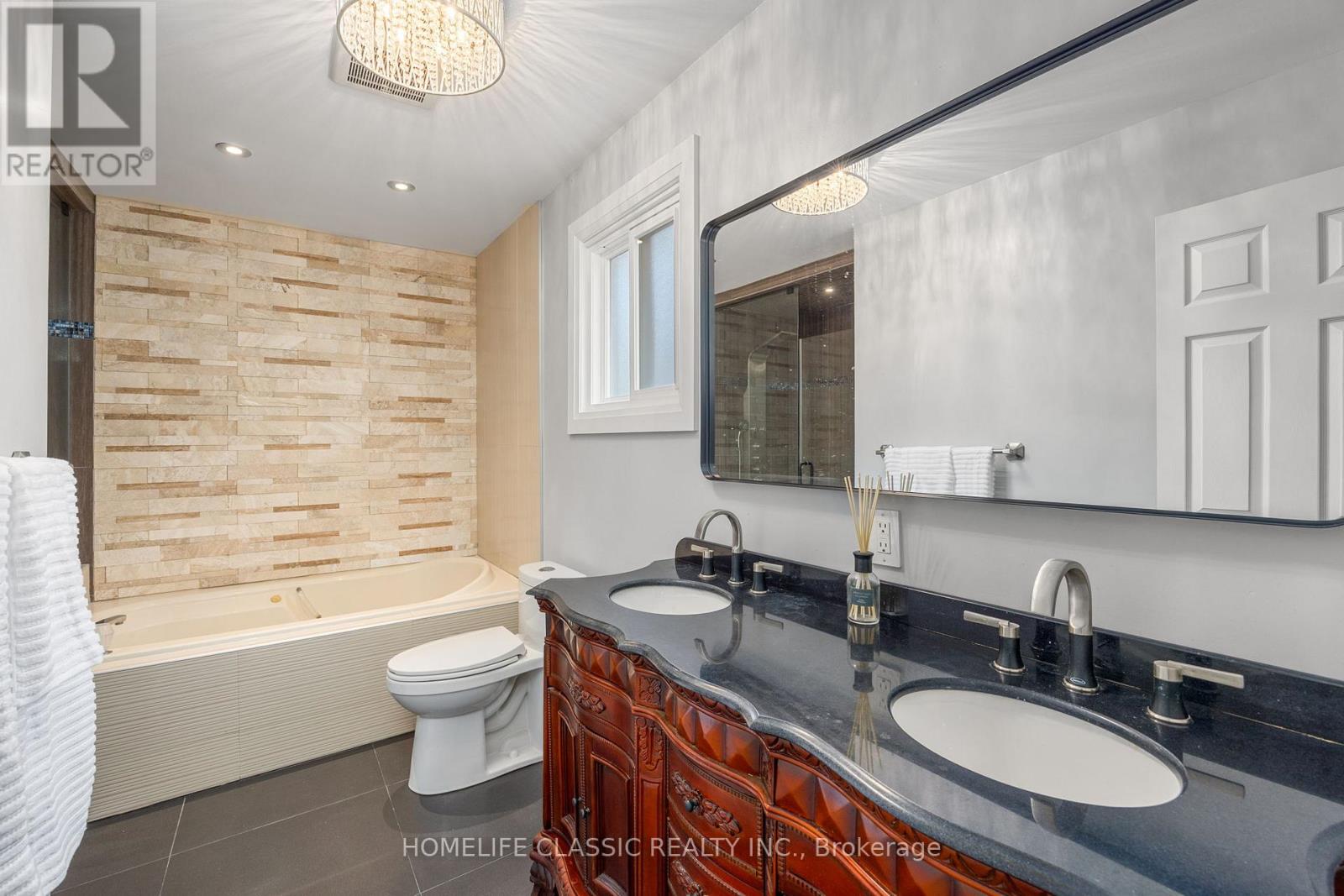 550 Dahlia Crescent, Pickering, Ontario  L1W 3G5 - Photo 19 - E12317972