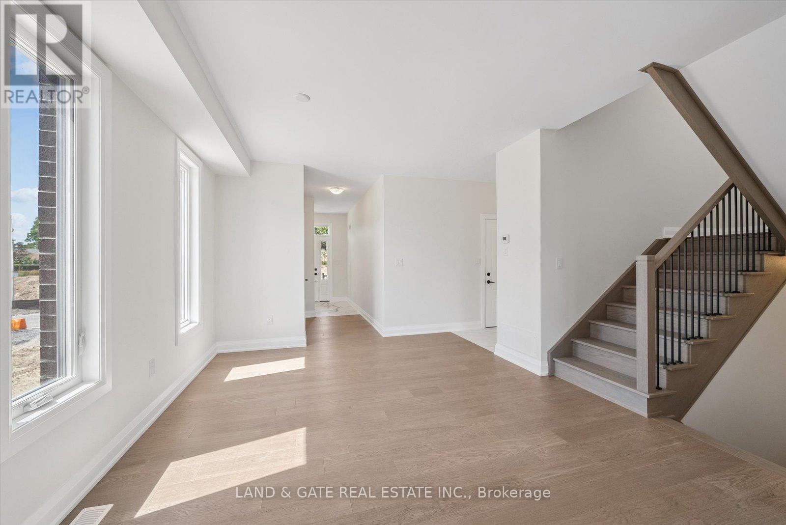 Property at 965 QUEENSDALE AVENUE image 3