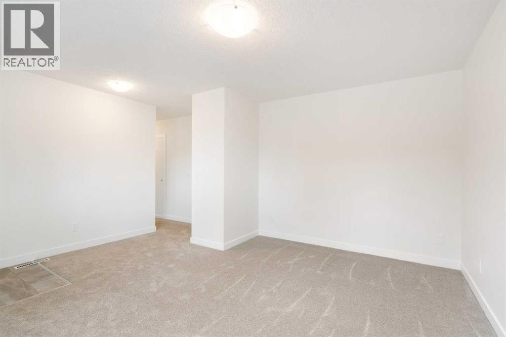 Property at 2815 41 Street SW image 4
