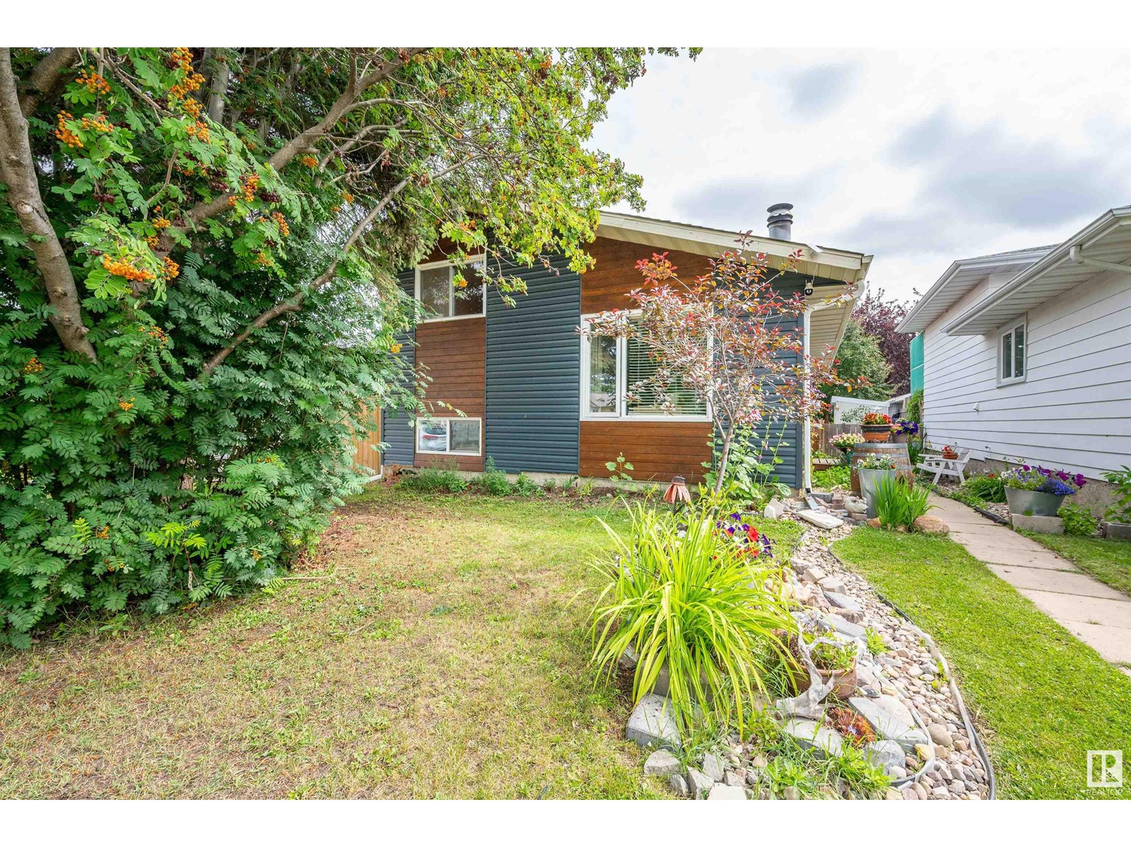 Property at 24 Westbend ST image 1