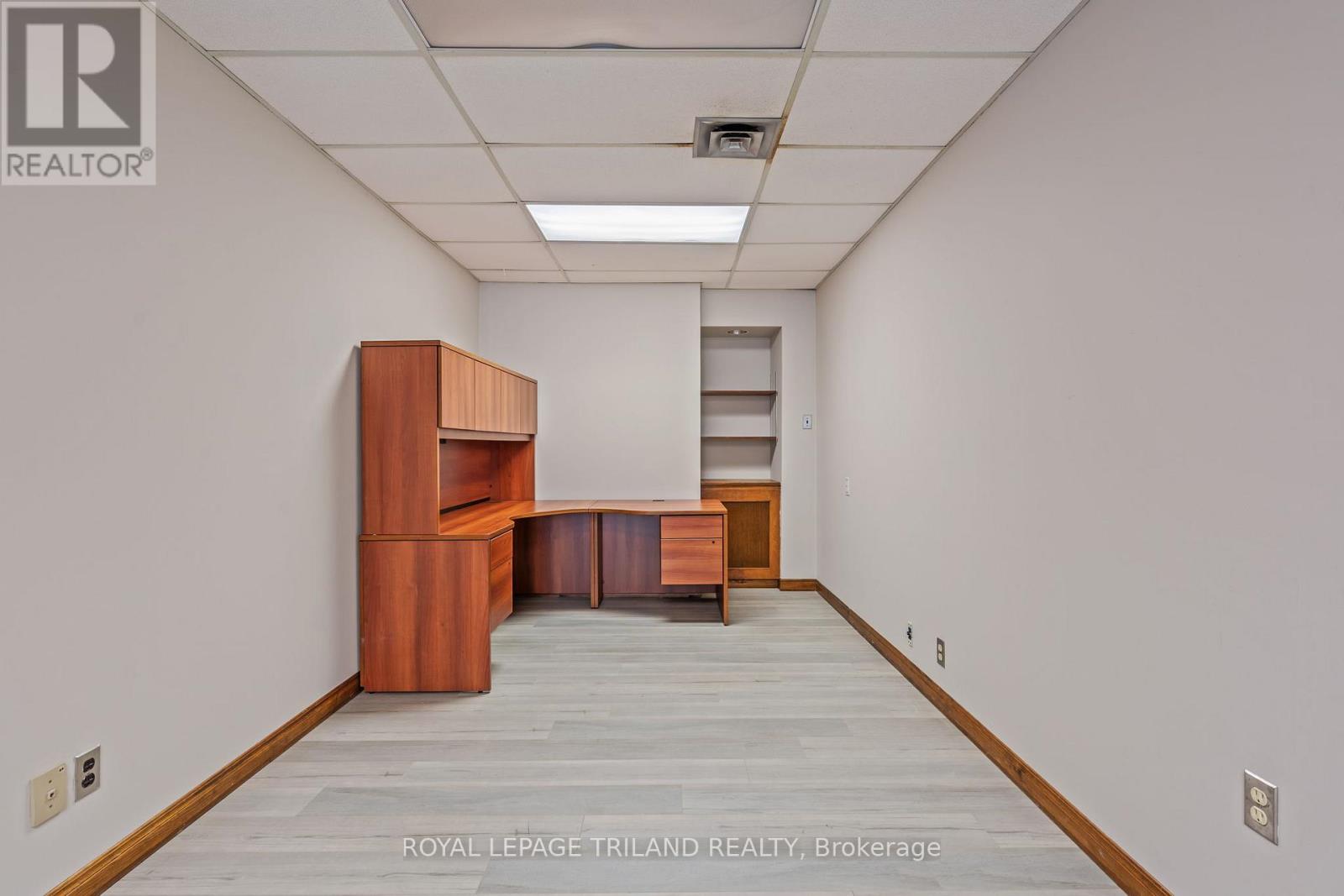 108 Centre Street W, St. Thomas, Ontario  N5R 2Z7 - Photo 10 - X12318032