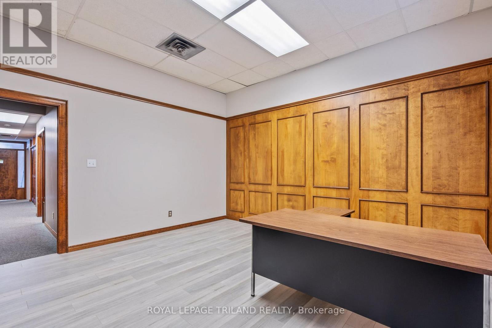 108 Centre Street W, St. Thomas, Ontario  N5R 2Z7 - Photo 12 - X12318032