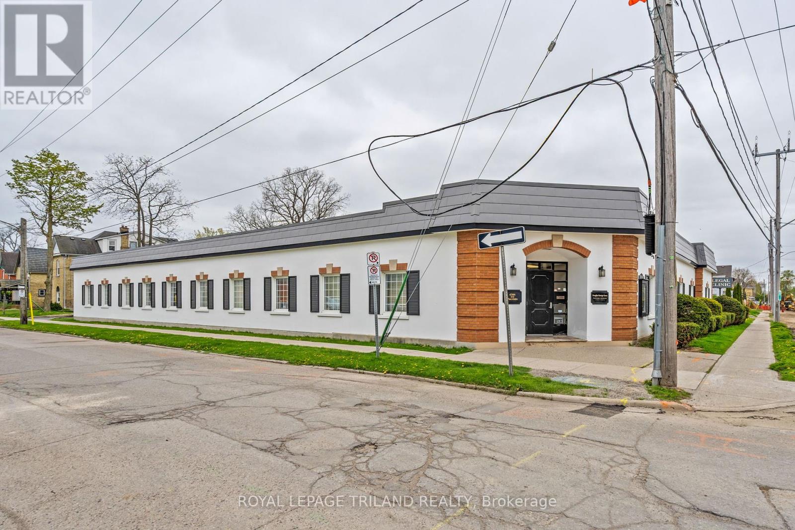 108 Centre Street W, St. Thomas, Ontario  N5R 2Z7 - Photo 3 - X12318032