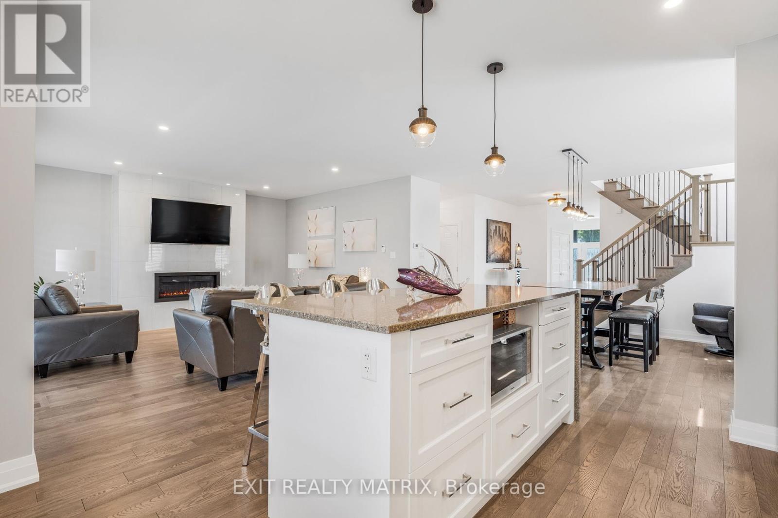 1143 Avignon Street, Russell, Ontario  K0A 1W0 - Photo 18 - X12318014