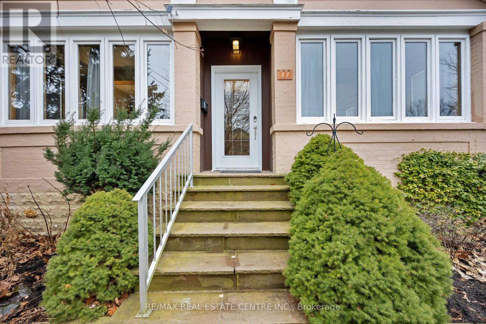 Property at 32 WENONAH DRIVE image 2