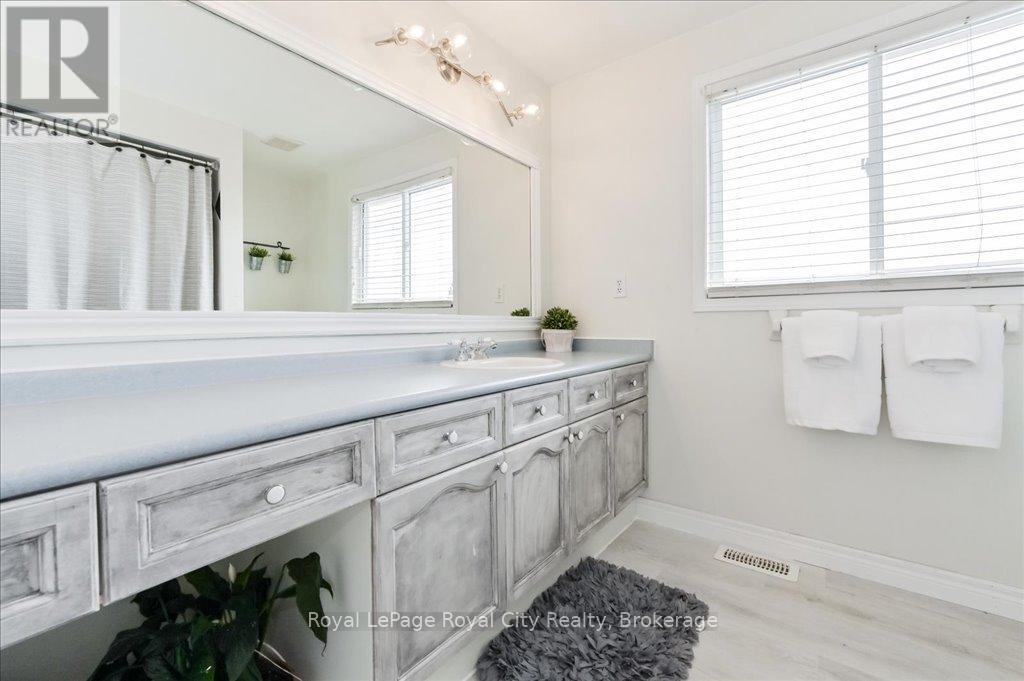 164 Tait Crescent, Centre Wellington, Ontario  N1M 3P5 - Photo 18 - X12318043