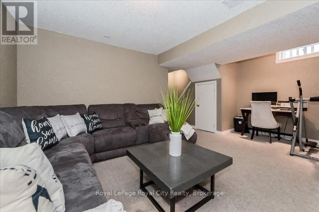164 Tait Crescent, Centre Wellington, Ontario  N1M 3P5 - Photo 20 - X12318043