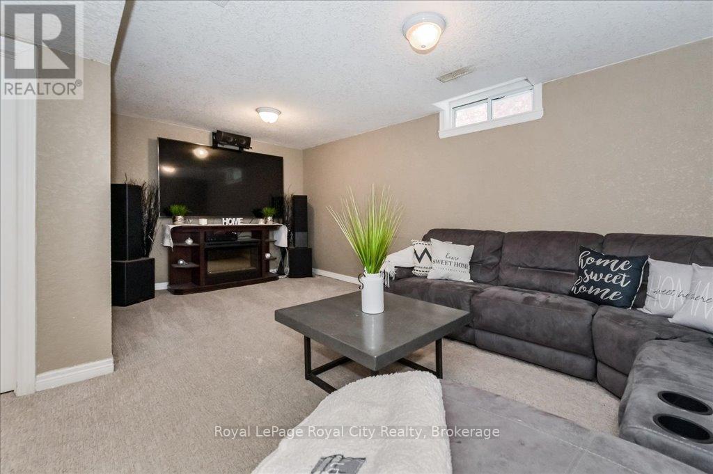 164 Tait Crescent, Centre Wellington, Ontario  N1M 3P5 - Photo 21 - X12318043