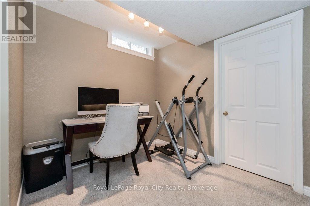 164 Tait Crescent, Centre Wellington, Ontario  N1M 3P5 - Photo 22 - X12318043