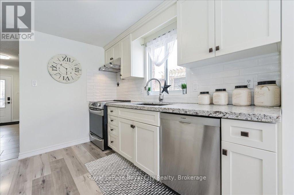164 Tait Crescent, Centre Wellington, Ontario  N1M 3P5 - Photo 7 - X12318043