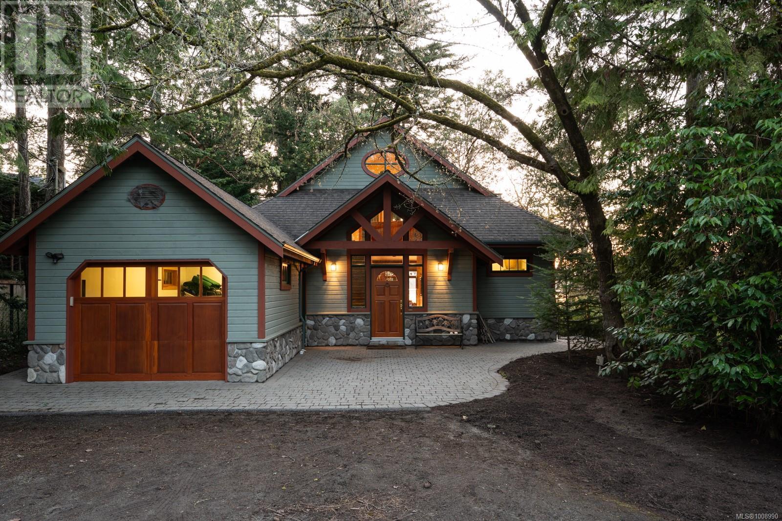 Property at 675 Towner Park Rd image 1