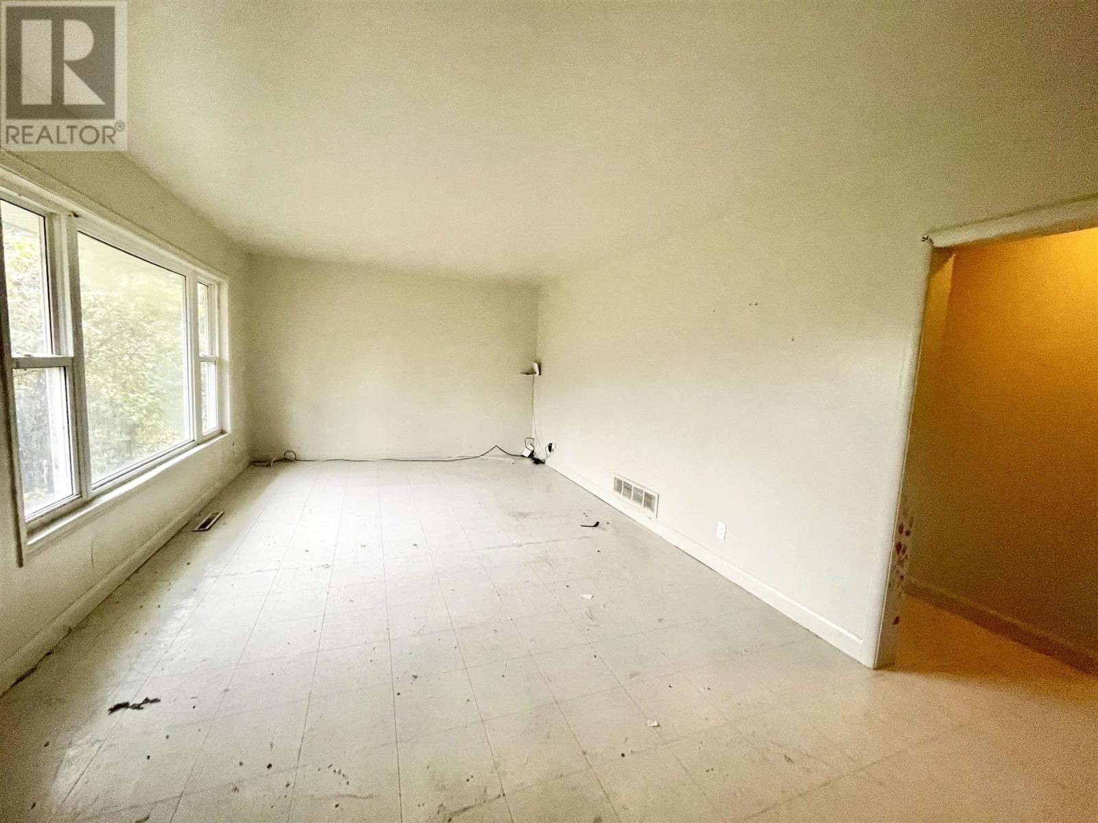 105 Railway Ave W, Dinorwic, Ontario  P0V 1P0 - Photo 8 - TB243699