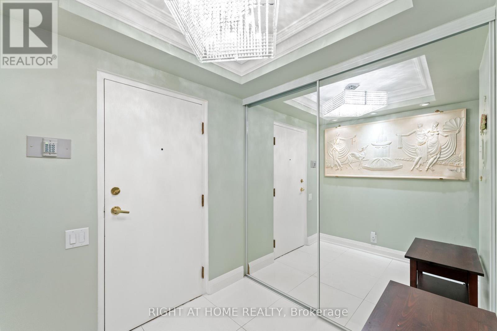Property at 1503 - 3 CONCORDE PLACE image 2