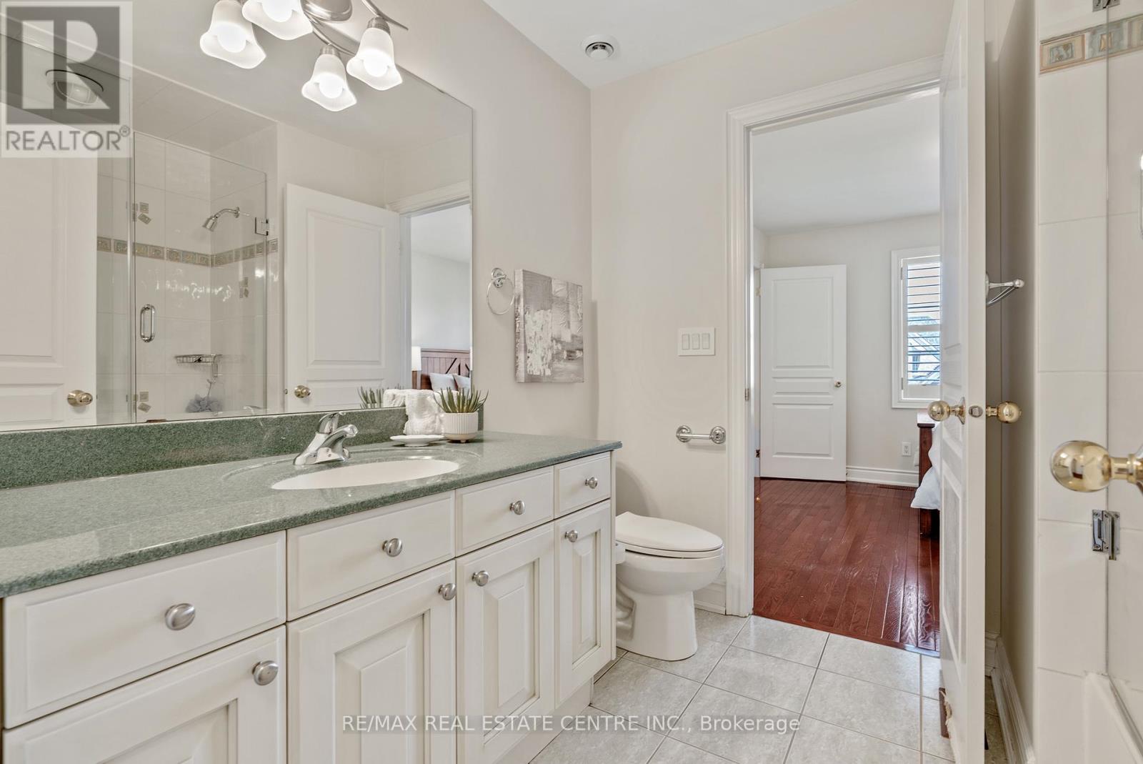 819 Canyon Street, Mississauga, Ontario  L5H 4M3 - Photo 34 - W12318084