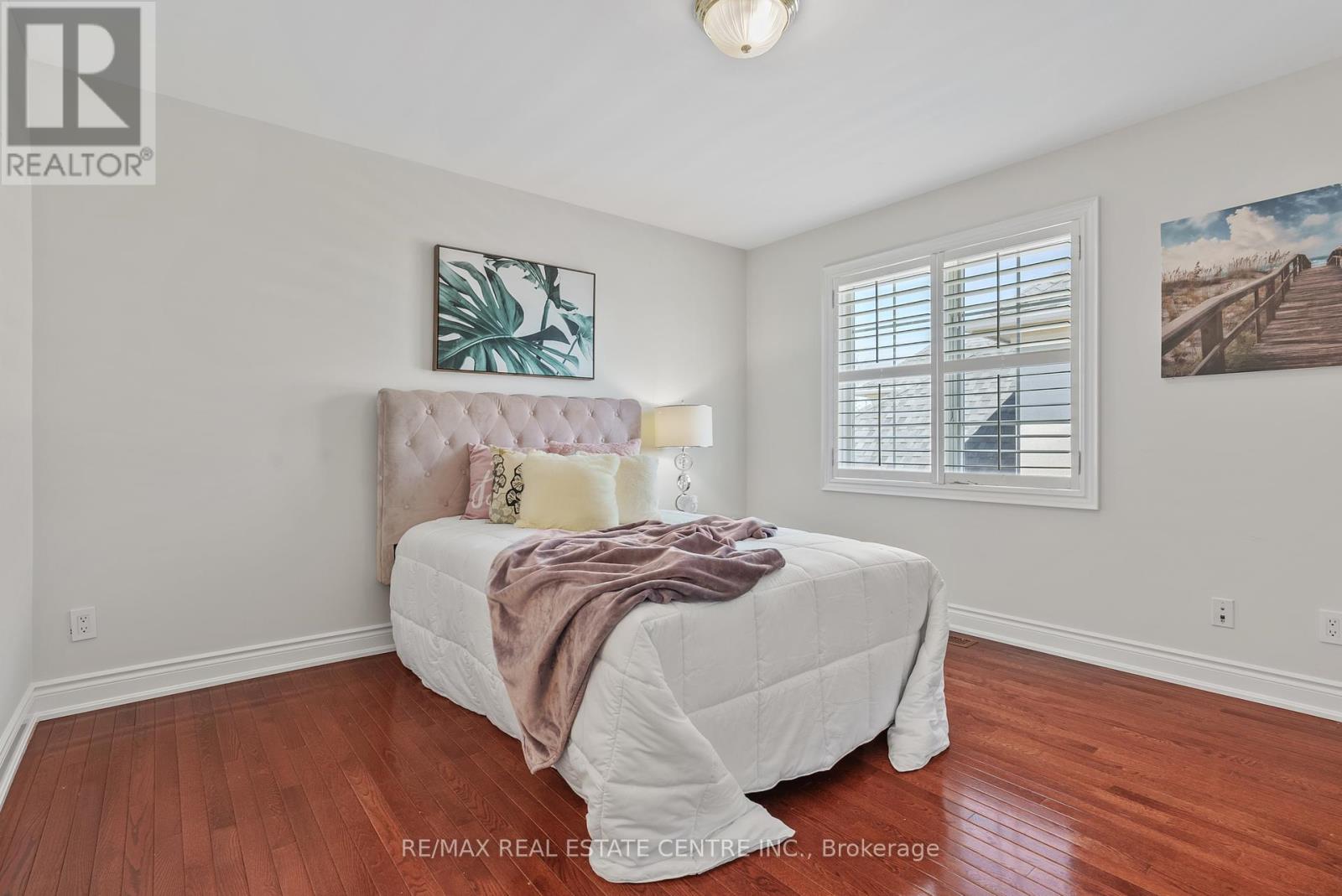 819 Canyon Street, Mississauga, Ontario  L5H 4M3 - Photo 35 - W12318084
