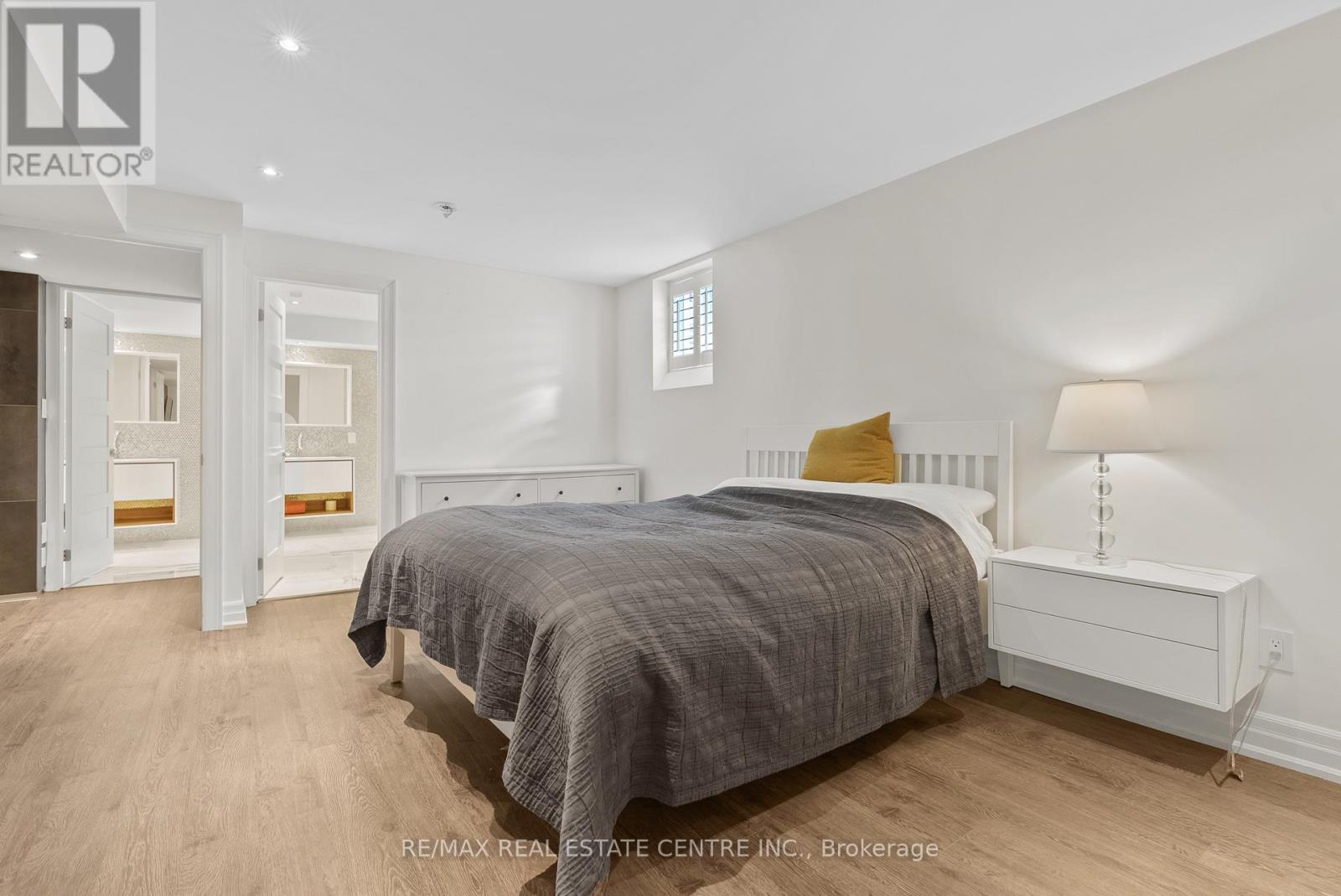 819 Canyon Street, Mississauga, Ontario  L5H 4M3 - Photo 39 - W12318084