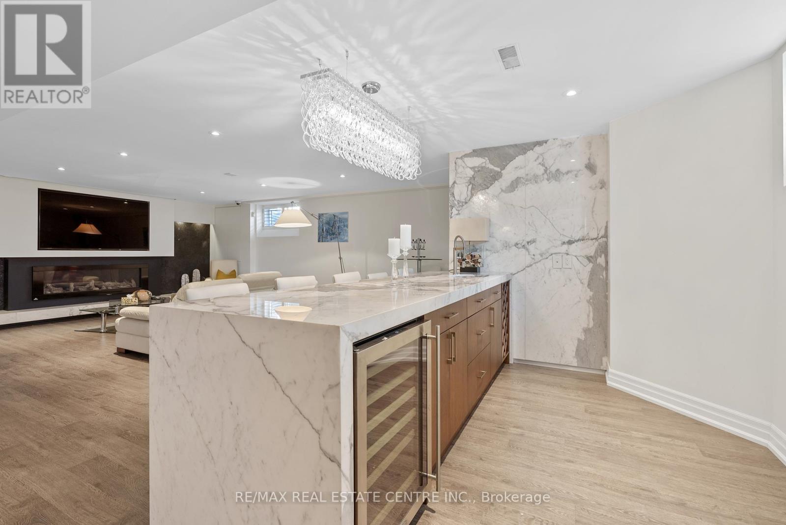 819 Canyon Street, Mississauga, Ontario  L5H 4M3 - Photo 44 - W12318084