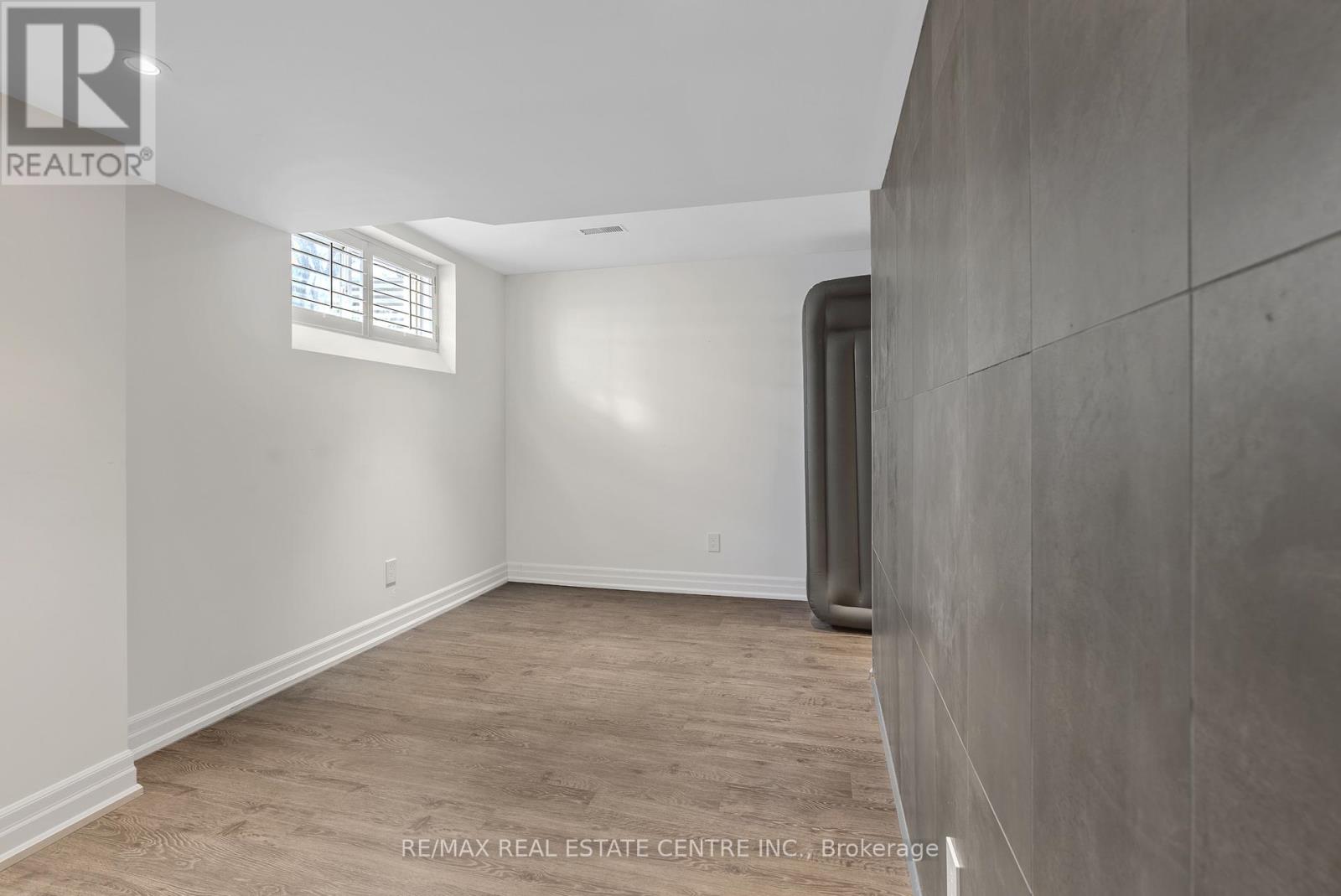 819 Canyon Street, Mississauga, Ontario  L5H 4M3 - Photo 45 - W12318084