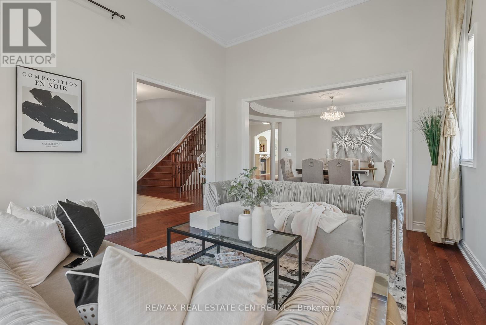 819 Canyon Street, Mississauga, Ontario  L5H 4M3 - Photo 8 - W12318084