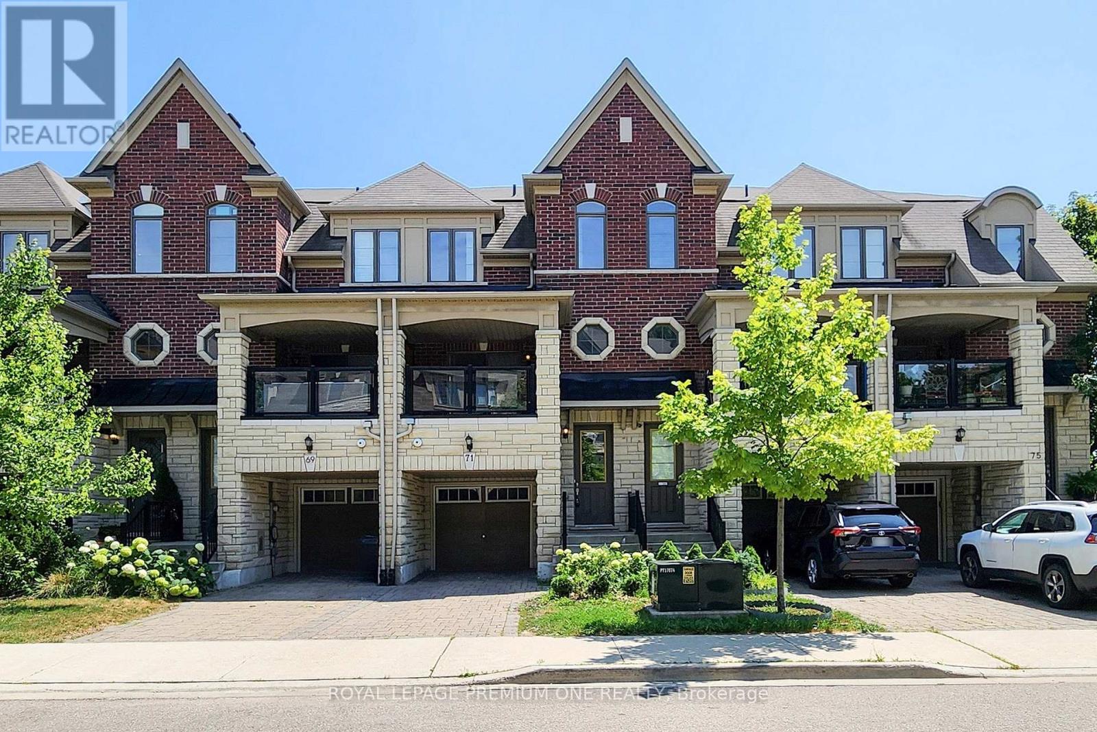 71 Dryden Way N, Toronto, Ontario  M9R 0B2 - Photo 3 - W12318117