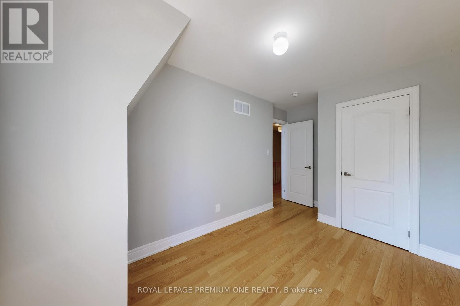 71 Dryden Way N, Toronto (Willowridge-Martingrove-Richview), Ontario  M9R 0B2 - Photo 32 - W12318117