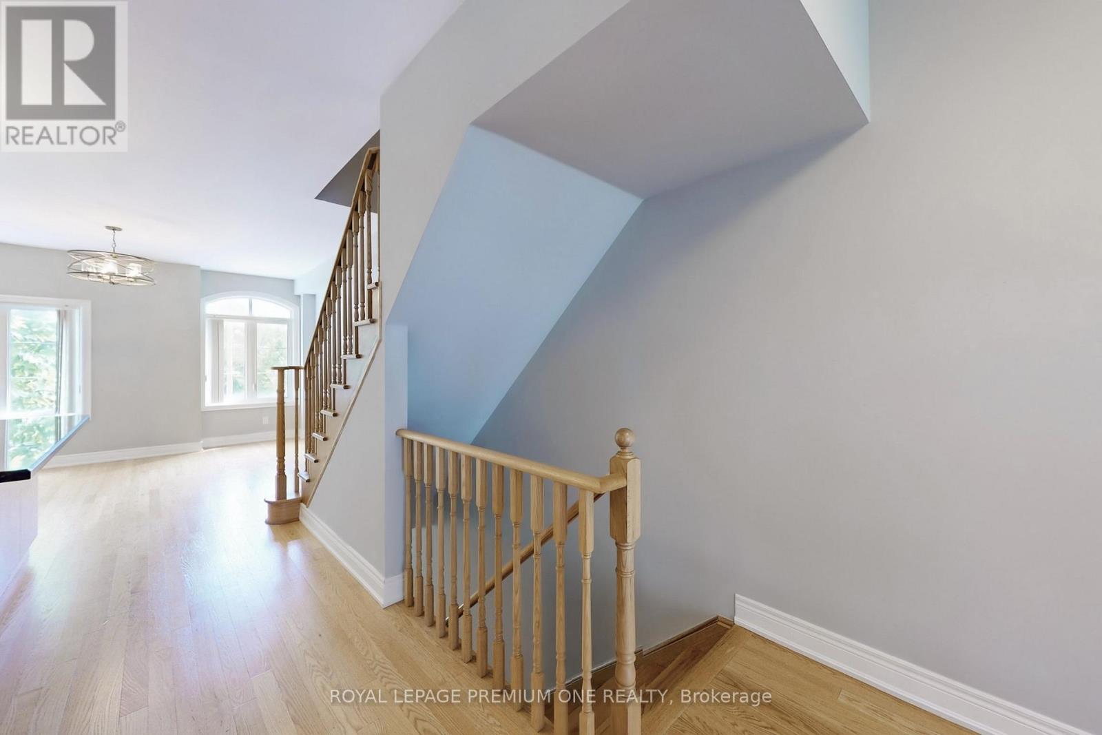 71 Dryden Way N, Toronto (Willowridge-Martingrove-Richview), Ontario  M9R 0B2 - Photo 34 - W12318117