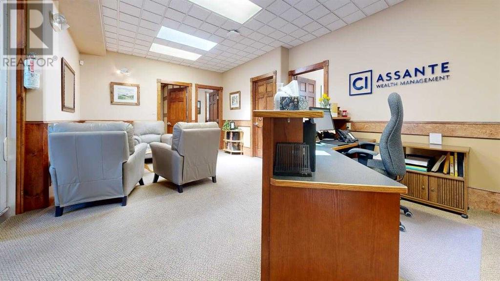 309 6 Street S, Lethbridge, Alberta  T1J 2T7 - Photo 3 - A2243130