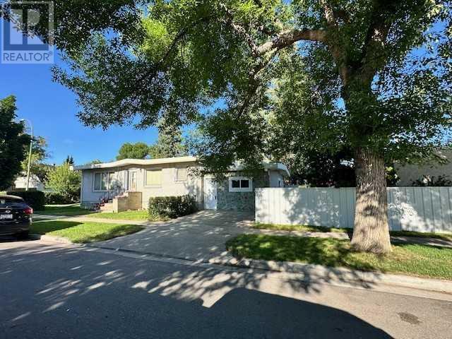 Property at 515 18 Street N image 1