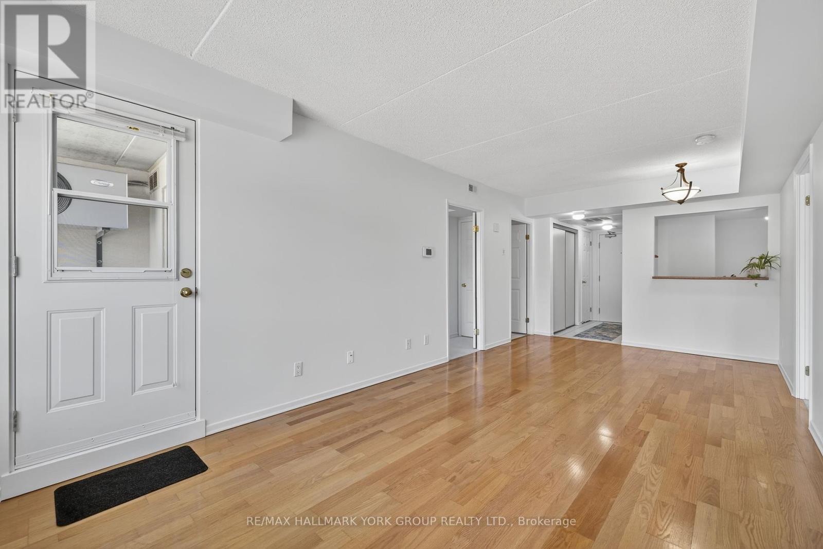 210 - 160 Wellington Street E, Aurora, Ontario  L4G 1J3 - Photo 19 - N12315207