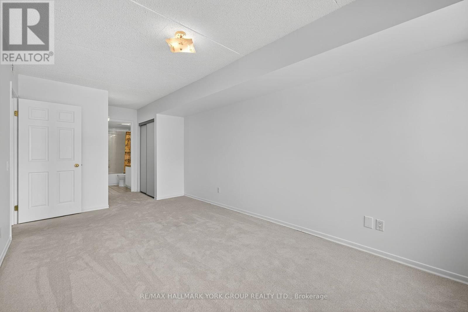 210 - 160 Wellington Street E, Aurora, Ontario  L4G 1J3 - Photo 33 - N12315207