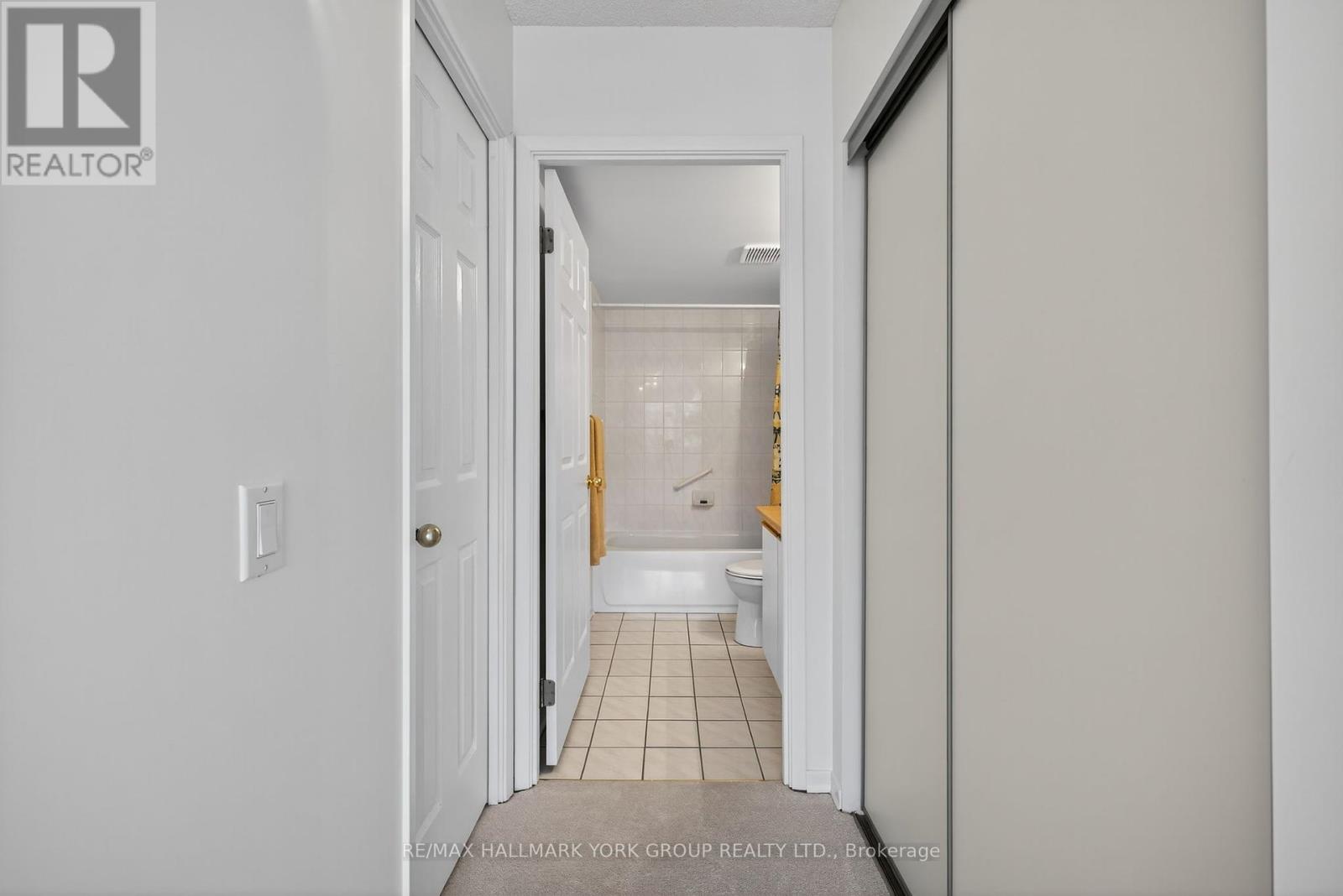 210 - 160 Wellington Street E, Aurora, Ontario  L4G 1J3 - Photo 34 - N12315207