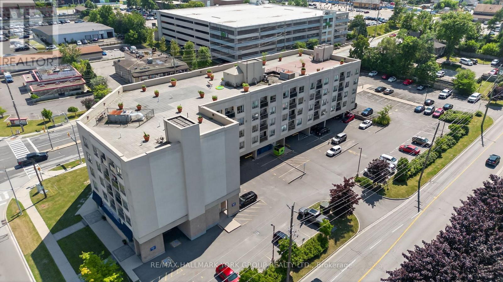 210 - 160 Wellington Street E, Aurora, Ontario  L4G 1J3 - Photo 45 - N12315207