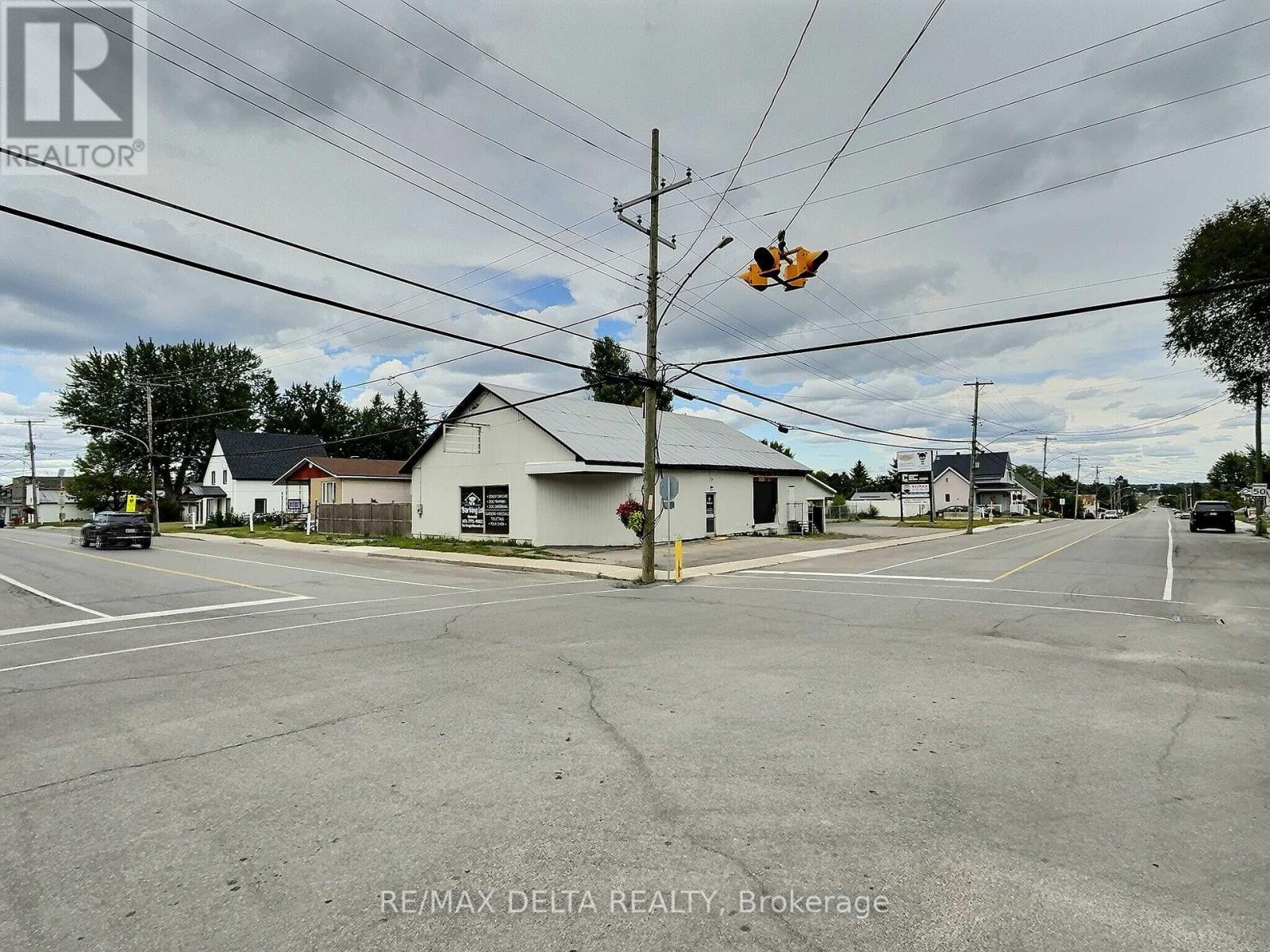 1695 Landry Road, Clarence-Rockland, Ontario  K0A 1N0 - Photo 2 - X12318241