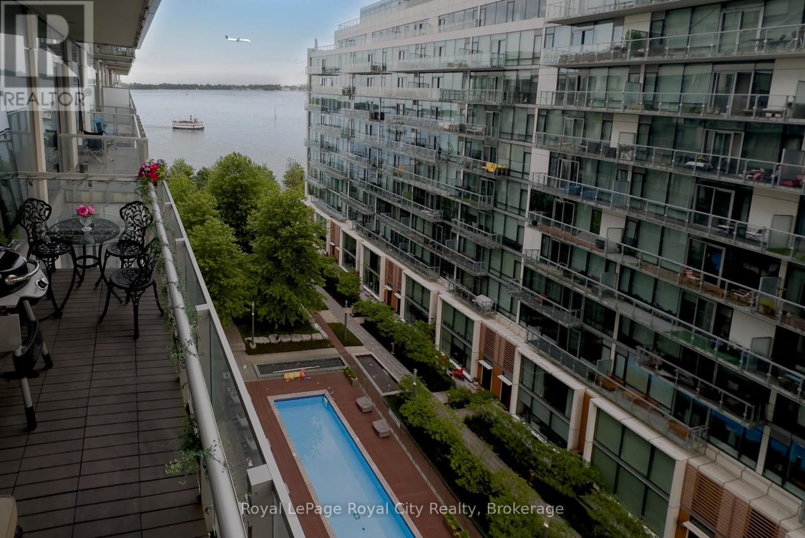 830 - 39 Queens Quay E, Toronto, Ontario  M5E 0A5 - Photo 17 - C12318223