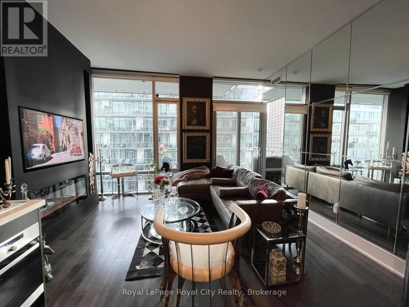 830 - 39 Queens Quay E, Toronto, Ontario  M5E 0A5 - Photo 2 - C12318223