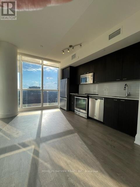 2102 - 30 Roehampton Avenue, Toronto, Ontario  M4P 0B9 - Photo 3 - C12313274