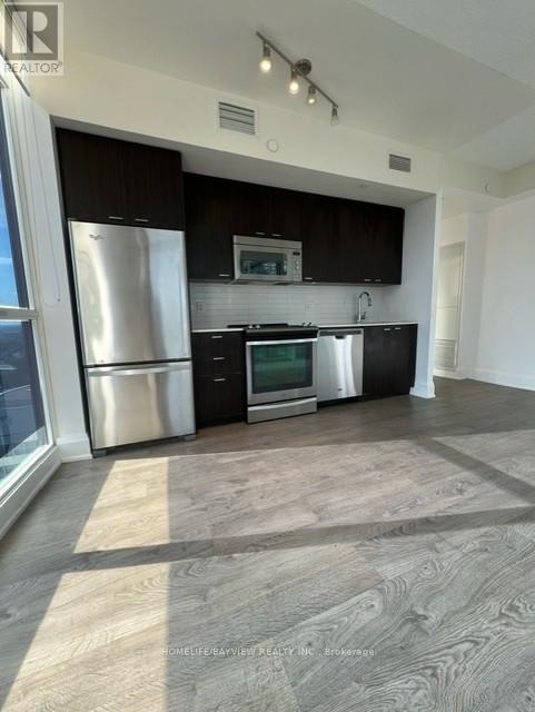 2102 - 30 Roehampton Avenue, Toronto, Ontario  M4P 0B9 - Photo 4 - C12313274