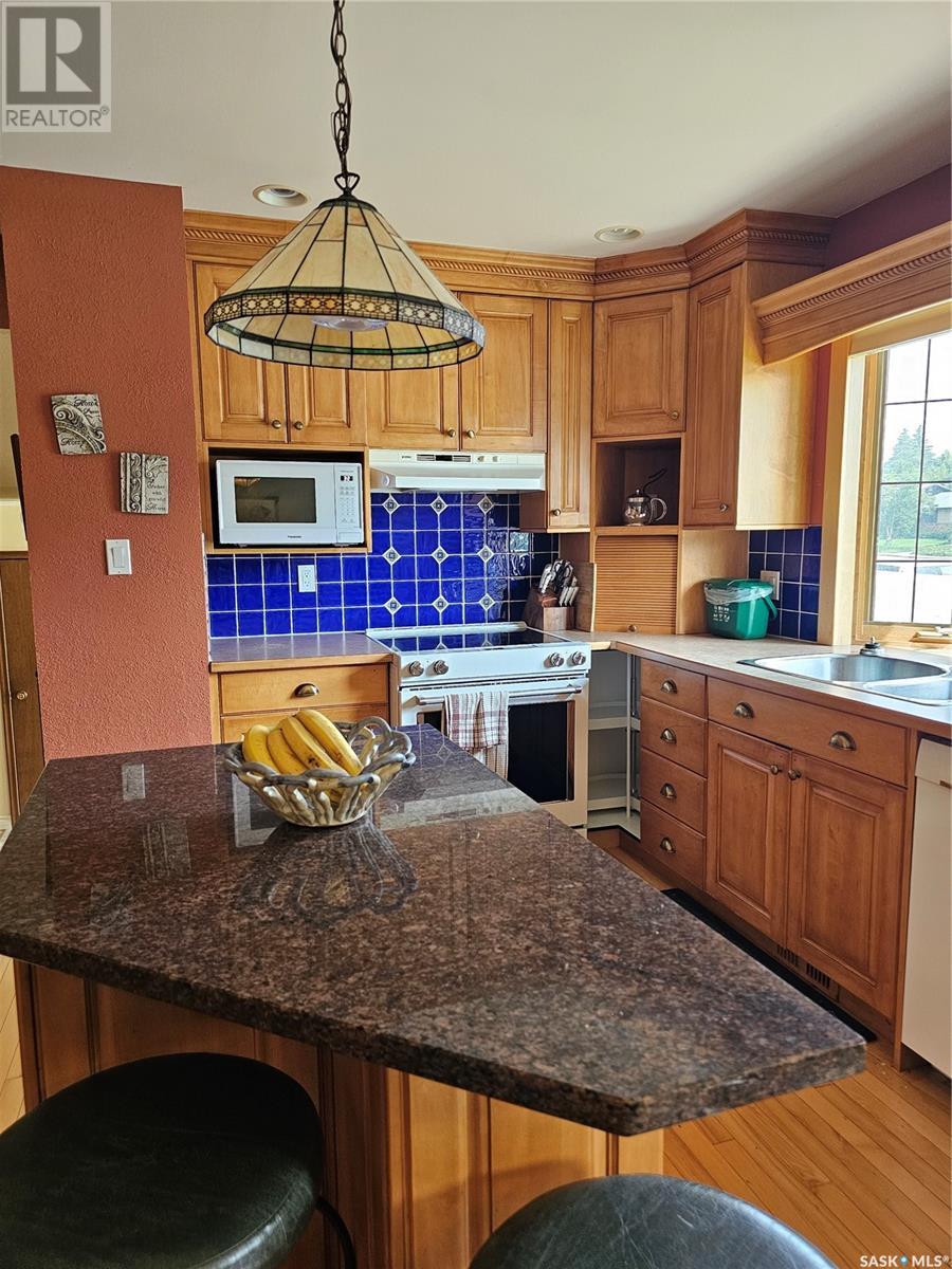 Property at 702 McKercher DRIVE W image 3