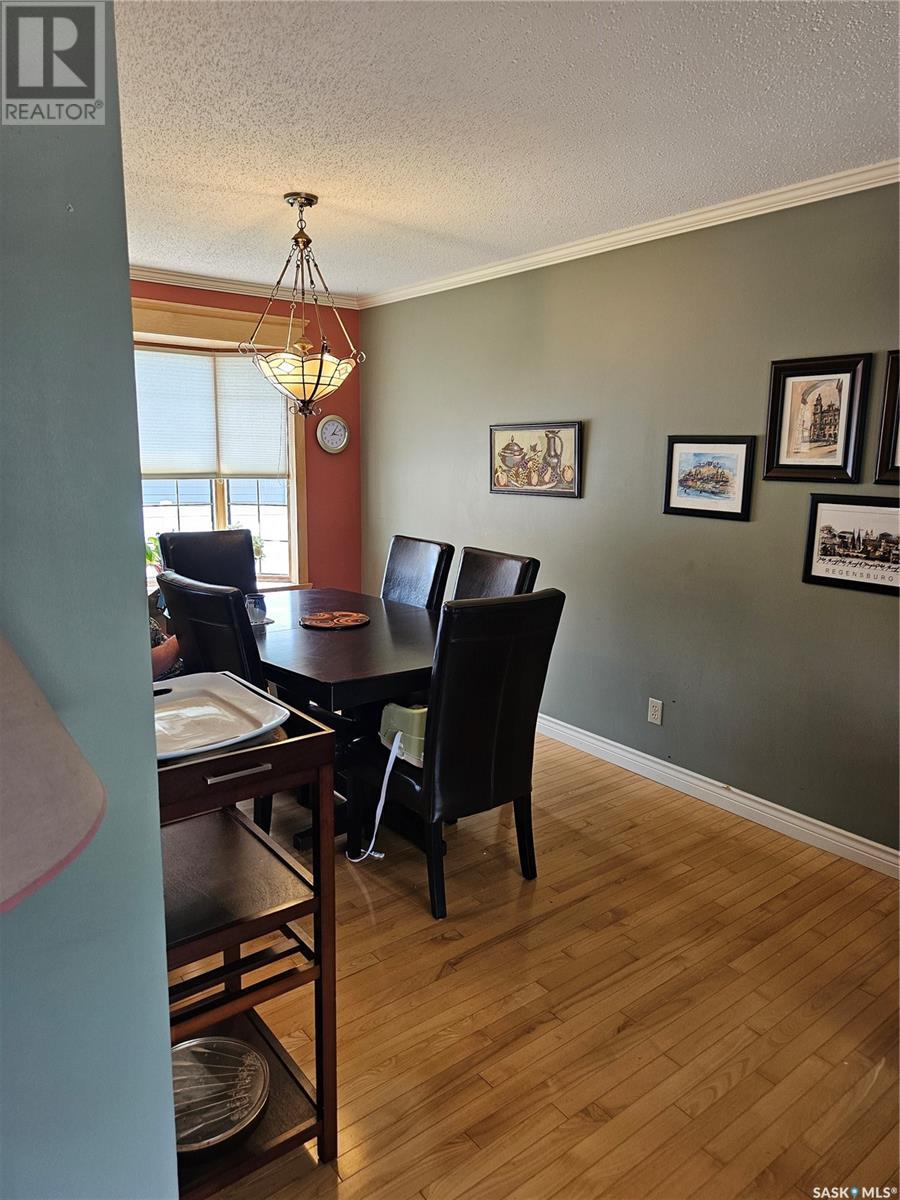 Property at 702 McKercher DRIVE W image 4