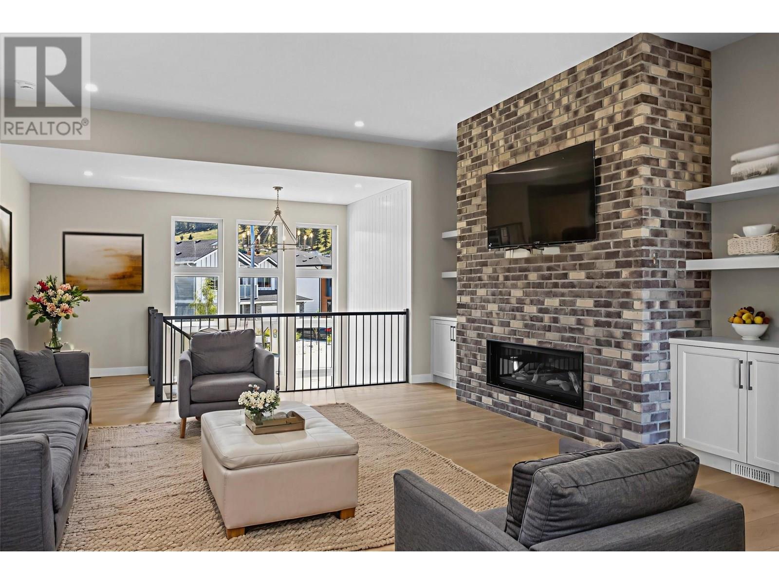 Property at 2084 LINFIELD Drive image 5