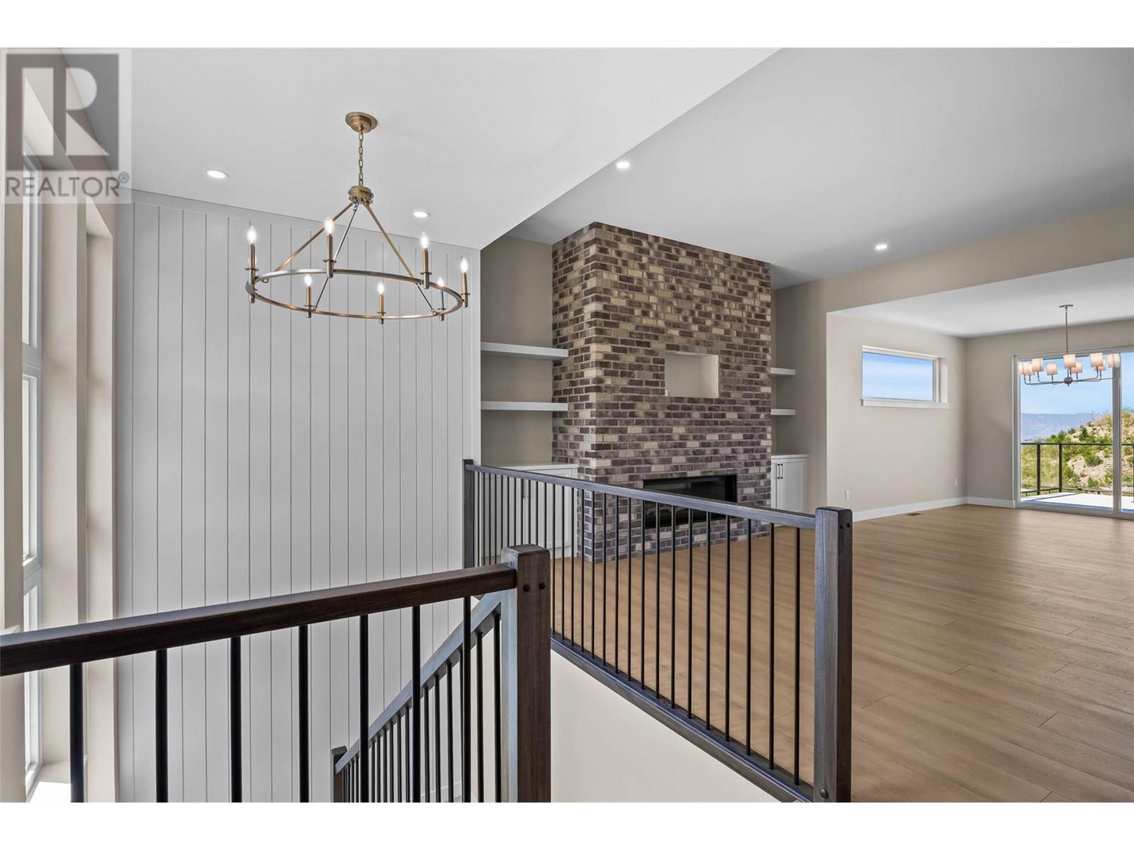 Property at 2084 LINFIELD Drive image 4