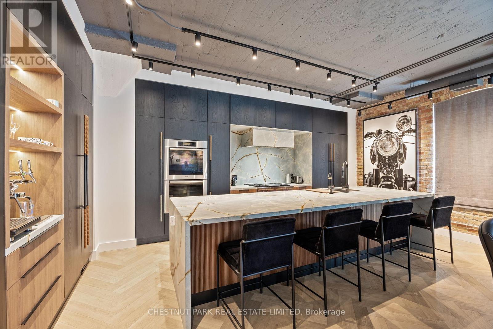 201 - 113 Dupont Street, Toronto, Ontario  M5R 1V4 - Photo 17 - C12318205