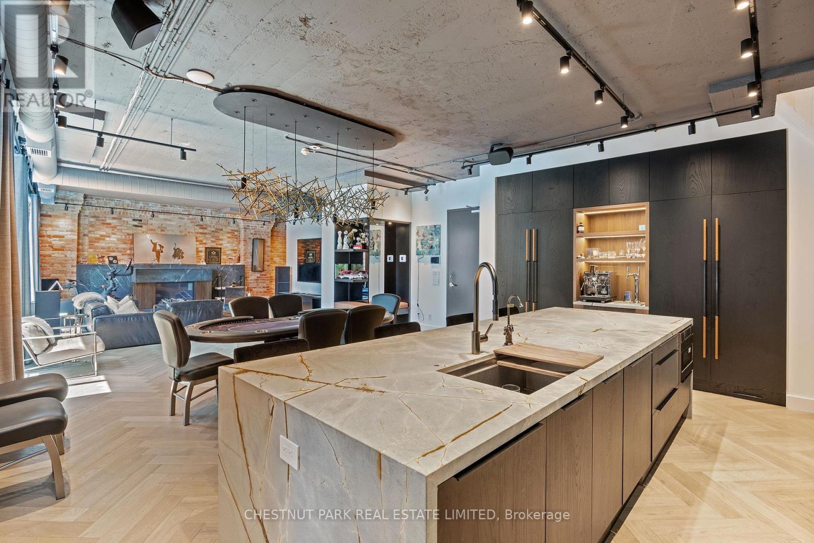 201 - 113 Dupont Street, Toronto, Ontario  M5R 1V4 - Photo 18 - C12318205