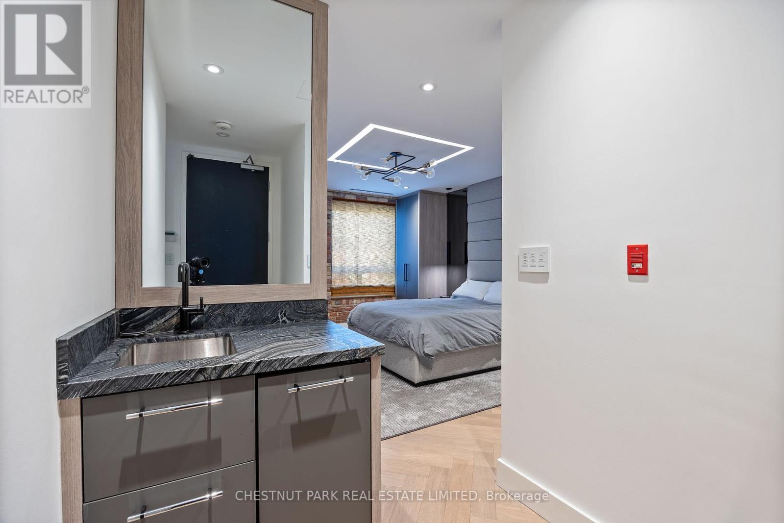 201 - 113 Dupont Street, Toronto, Ontario  M5R 1V4 - Photo 37 - C12318205